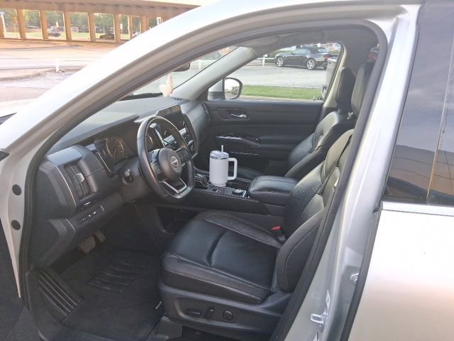 Used 2022 Nissan Pathfinder SL AWD/4WD image 7