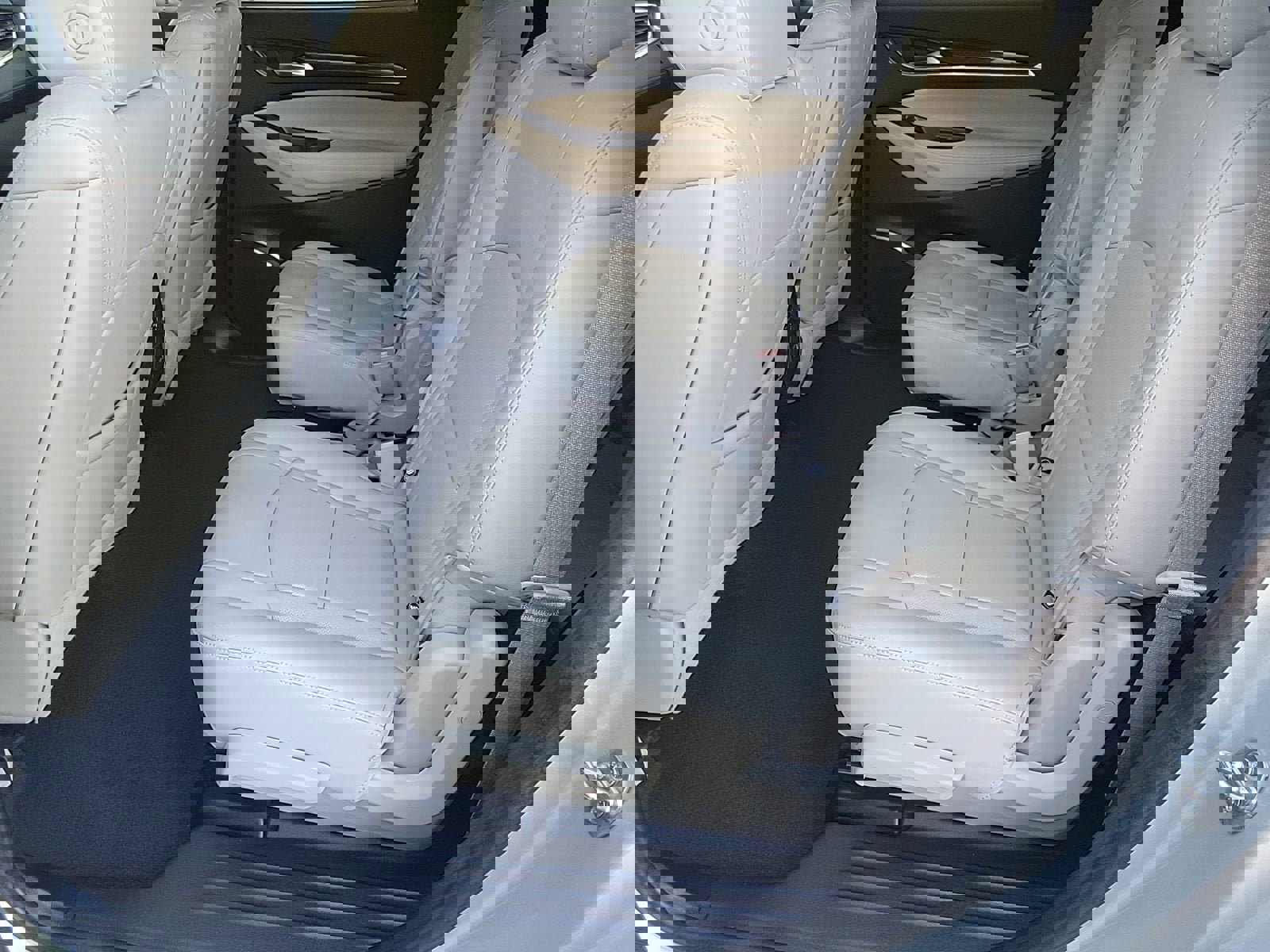 Used 2021 Buick Enclave Essence w/ Sound and Sites Package image 27