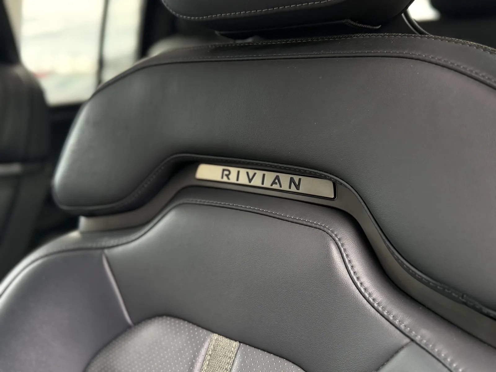 Used 2022 Rivian R1S Launch Edition Quad AWD/4WD image 16