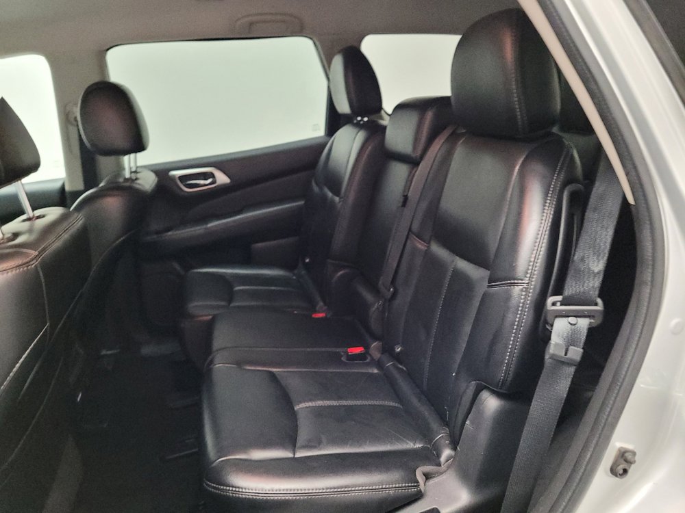 Used 2017 Nissan Pathfinder SL AWD/4WD image 18