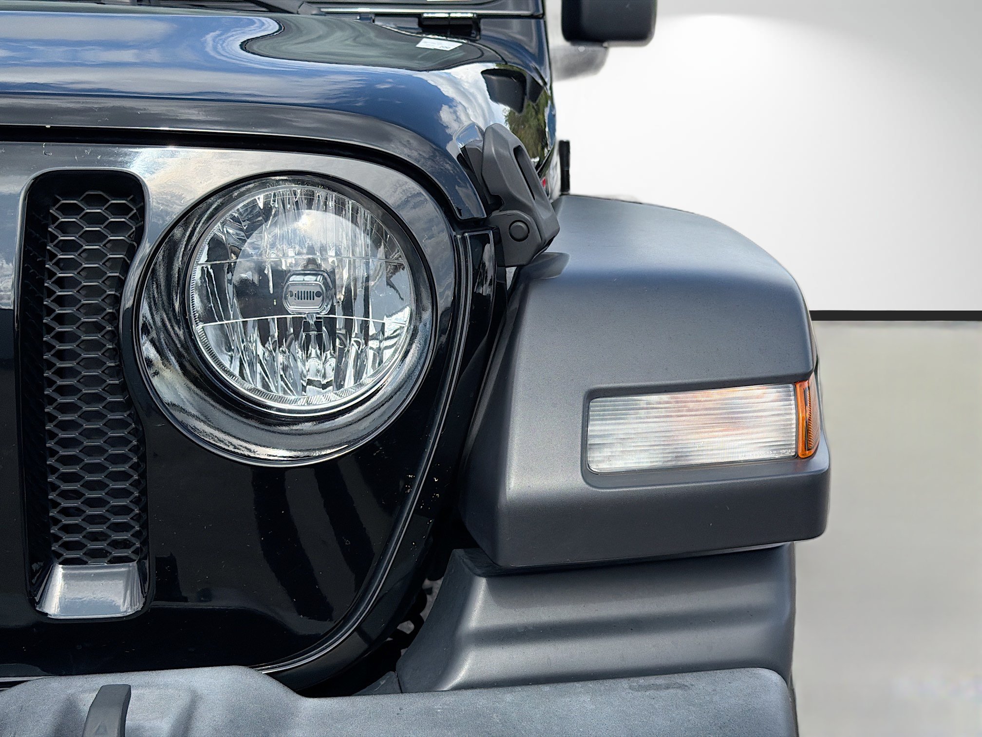 Used 2019 Jeep Wrangler Unlimited Sport S AWD/4WD image 9