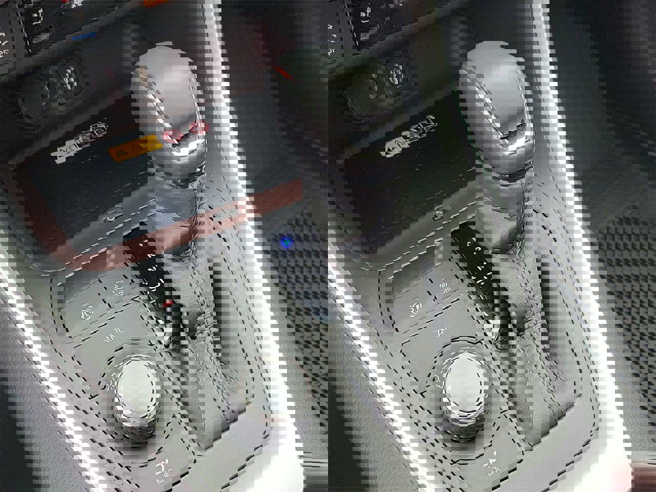 Used 2025 Toyota RAV4 Limited image 28