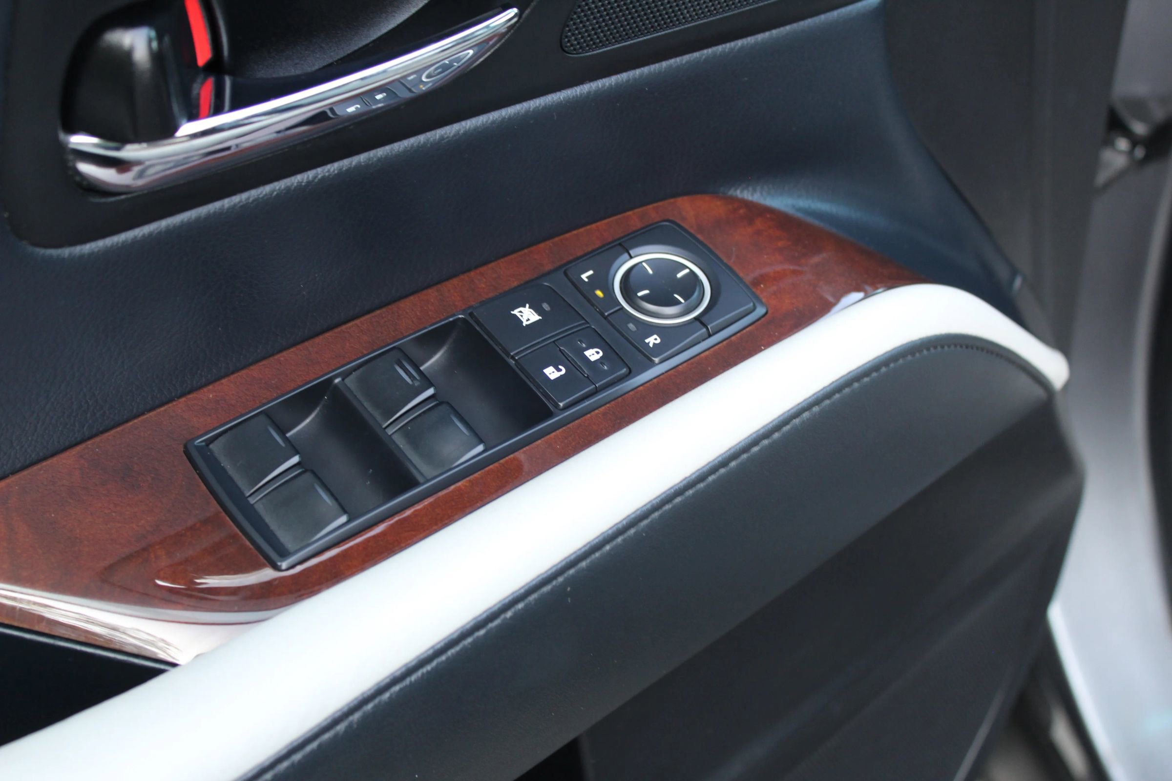 Used 2012 Lexus RX 450h AWD w/ Premium Pkg image 23