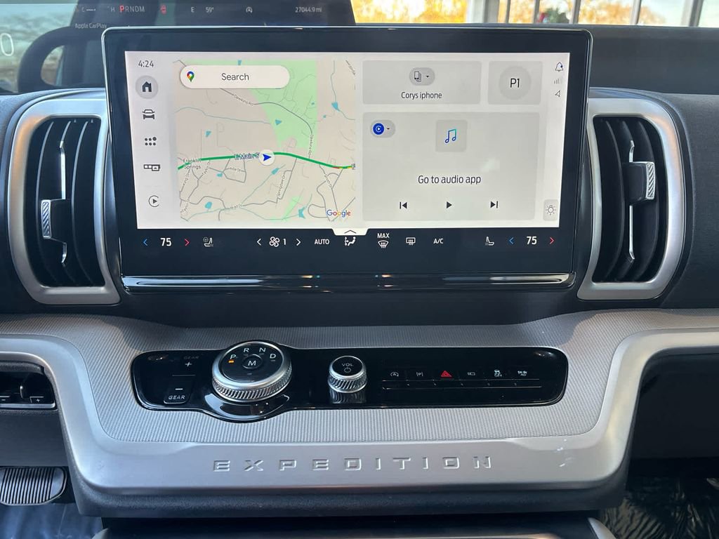 Used 2025 Ford Expedition Active image 16