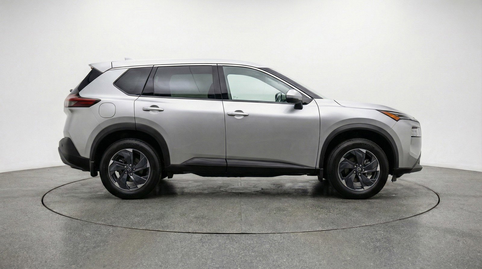 Used 2025 Nissan Rogue SV image 11