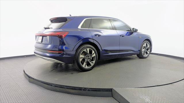 Used 2023 Audi e-tron Premium Plus w/ Premium Plus Package AWD/4WD image 8