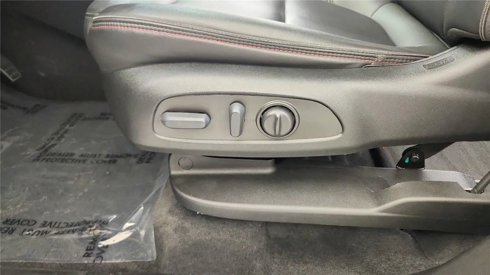 Used 2023 Chevrolet Traverse RS FWD image 29