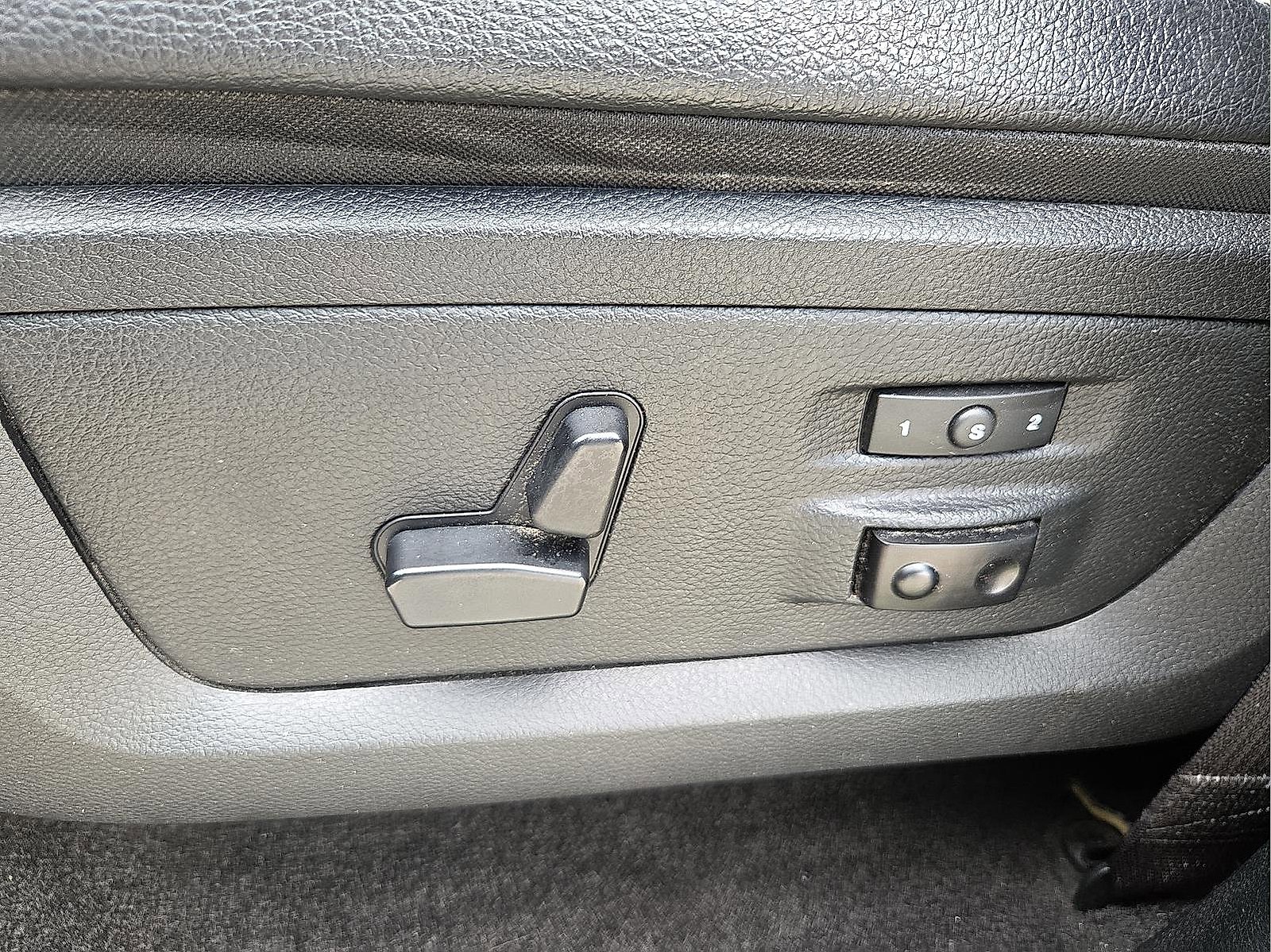 Used 2017 RAM 1500 Laramie w/ Convenience Group image 14