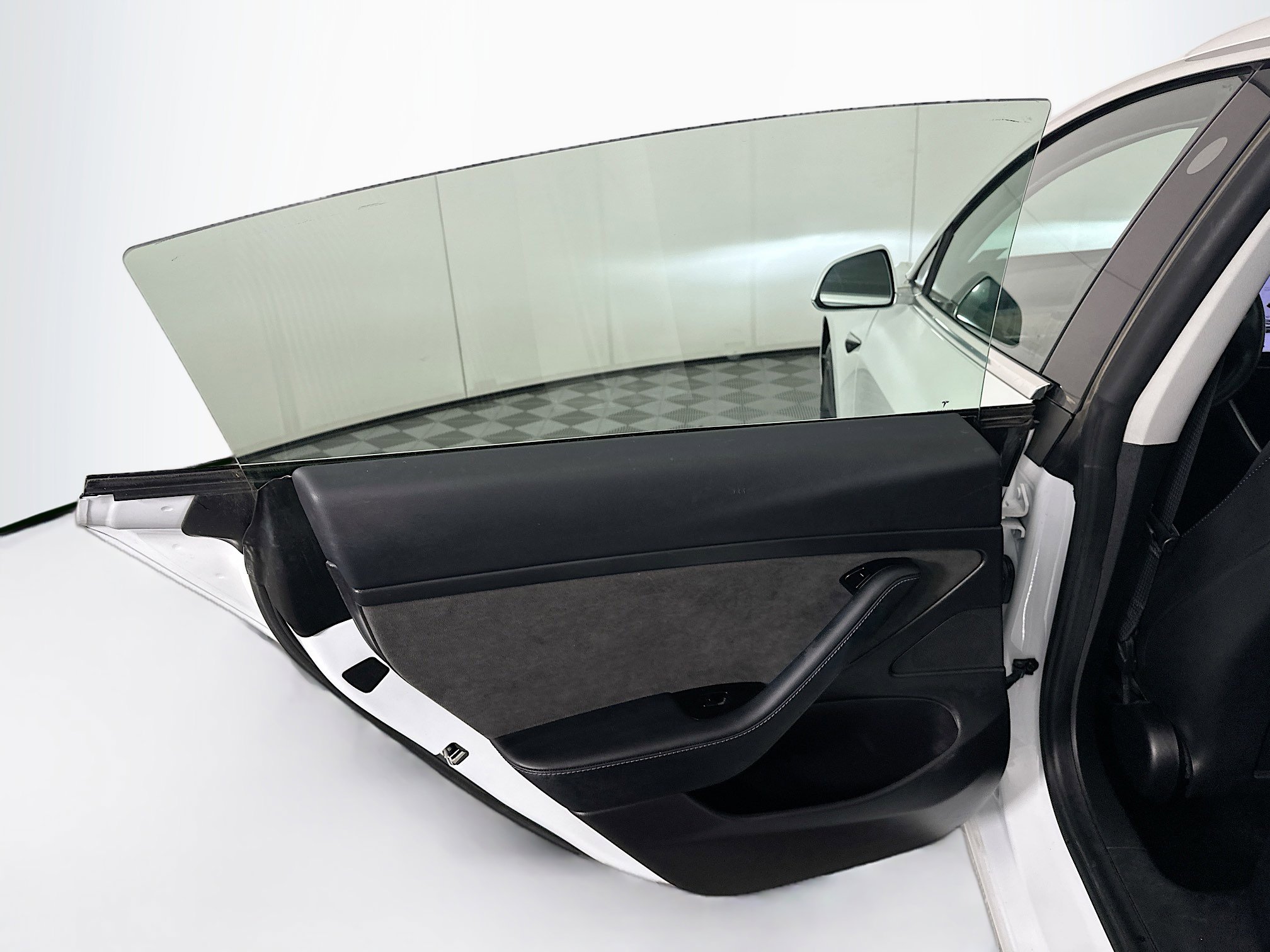 Used 2020 Tesla Model 3 Standard Range Plus RWD image 24