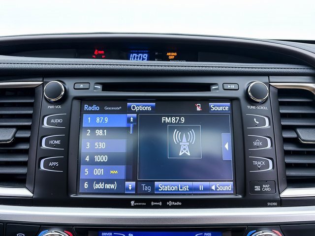 Used 2018 Toyota Highlander XLE image 21