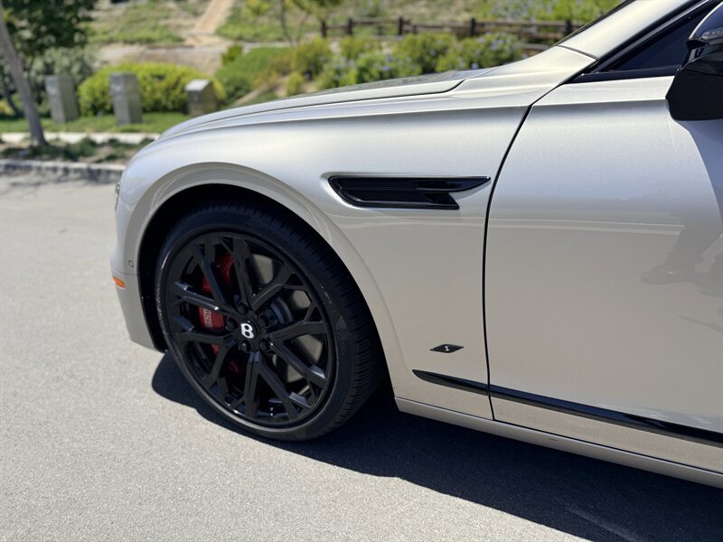 Used 2023 Bentley Flying Spur S V8 AWD/4WD image 14
