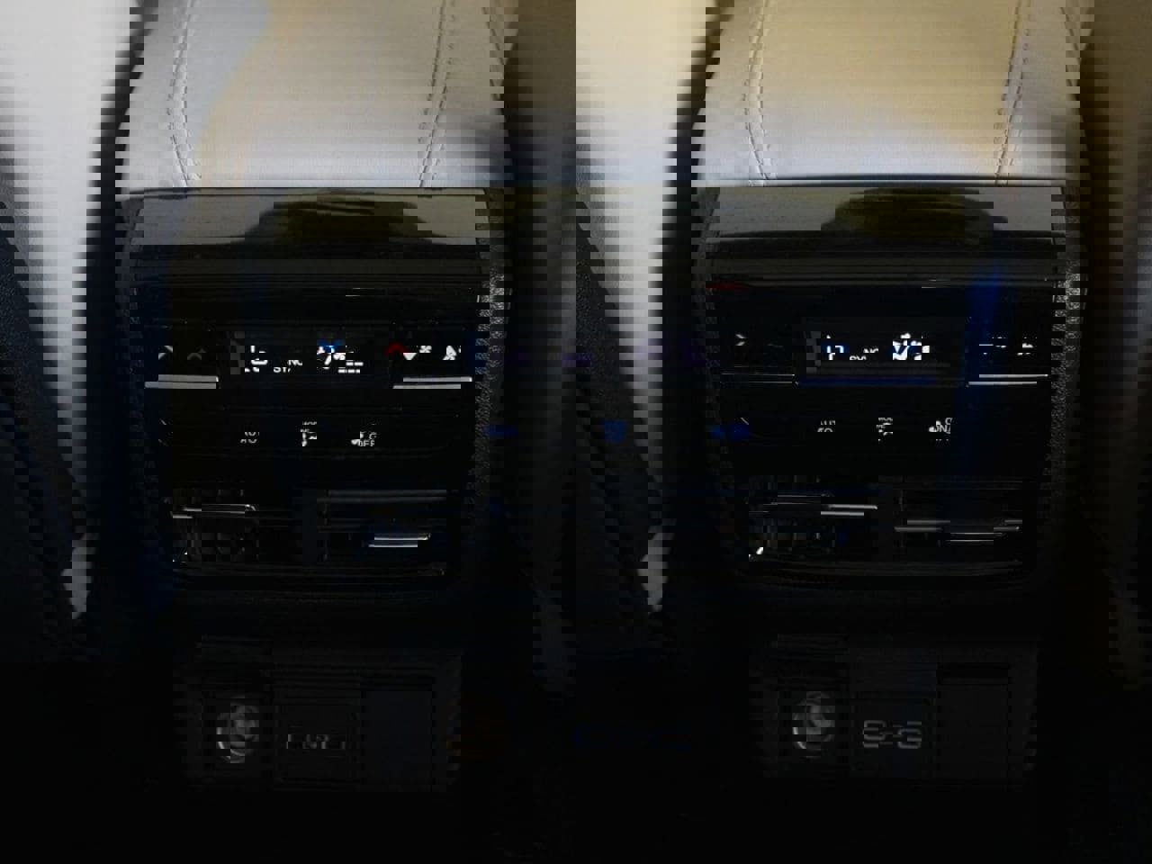 Used 2023 Acura MDX FWD w/ Technology Package image 17