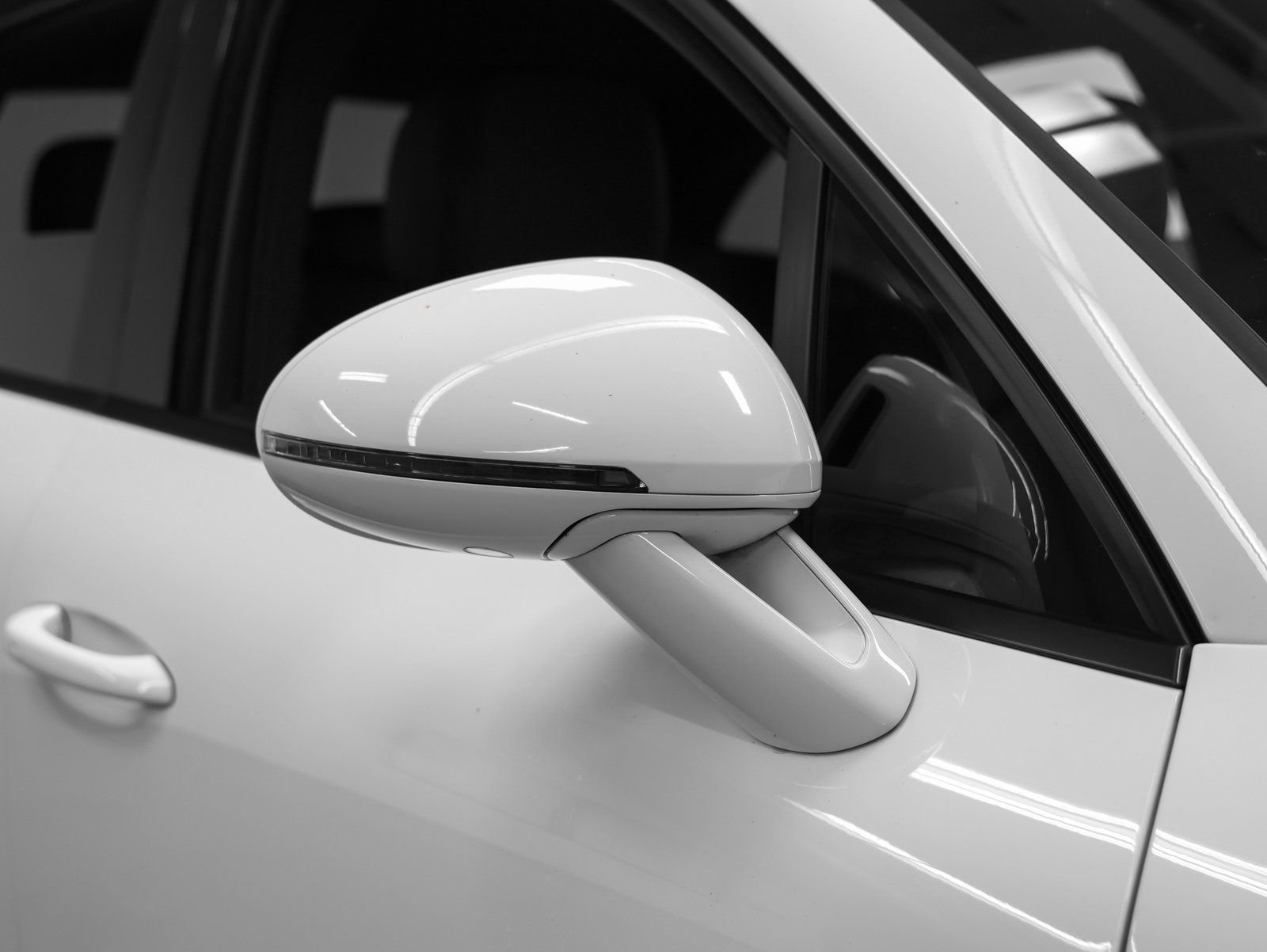 Certified 2022 Porsche Macan image 14