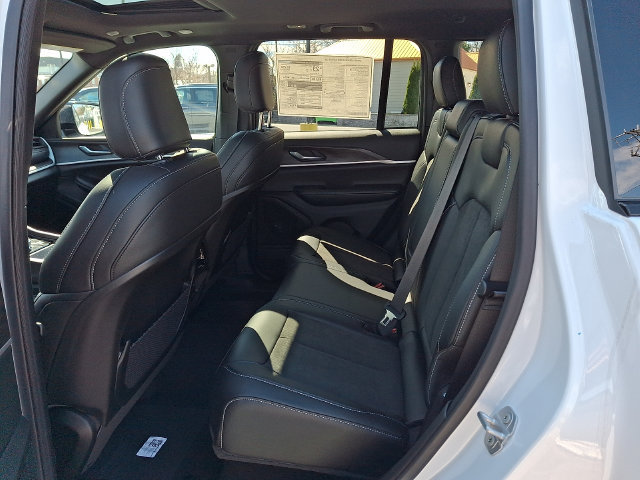 New 2026 Jeep Grand Cherokee Altitude AWD/4WD image 8