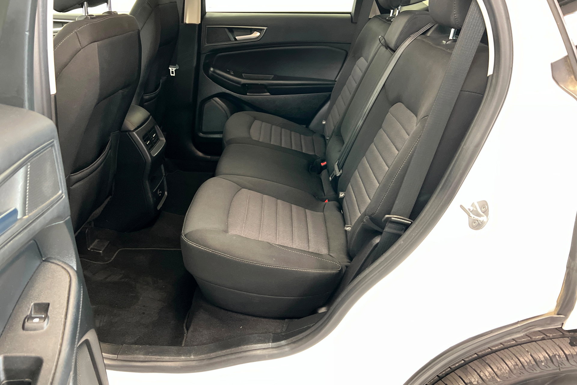 Used 2022 Ford Edge SE w/ Black Appearance Package image 21