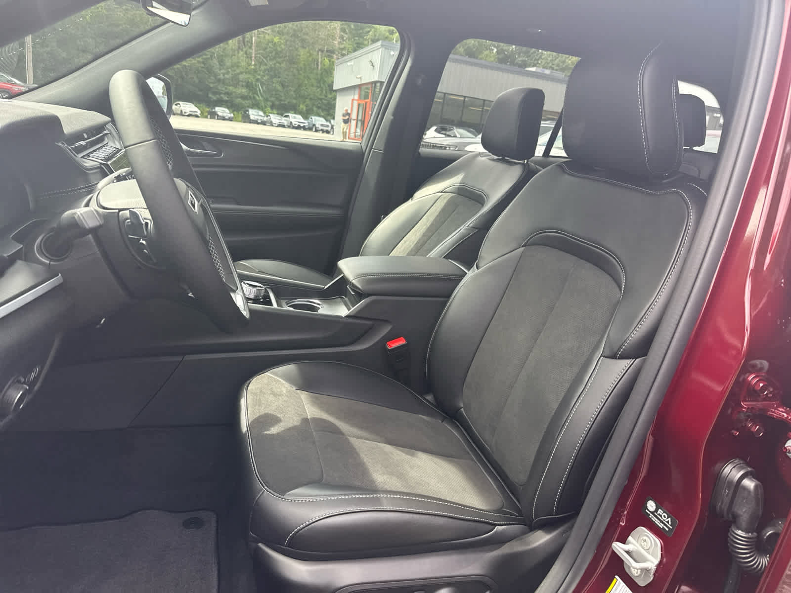 New 2025 Jeep Grand Cherokee Laredo image 13