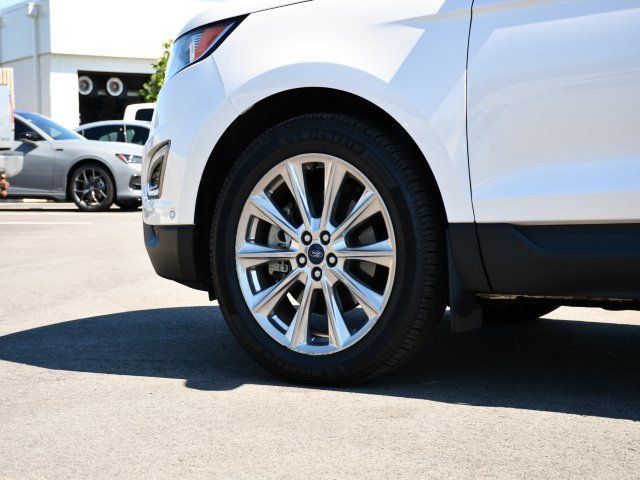 Used 2018 Ford Edge Titanium w/ Equipment Group 302A AWD/4WD image 12