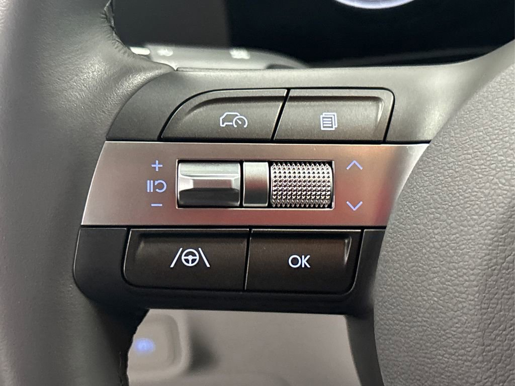 Certified 2025 Hyundai Kona SEL image 29