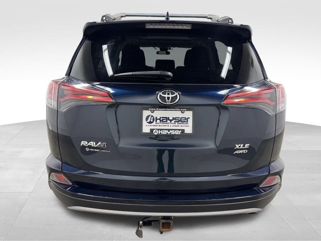 Used 2018 Toyota RAV4 XLE image 9