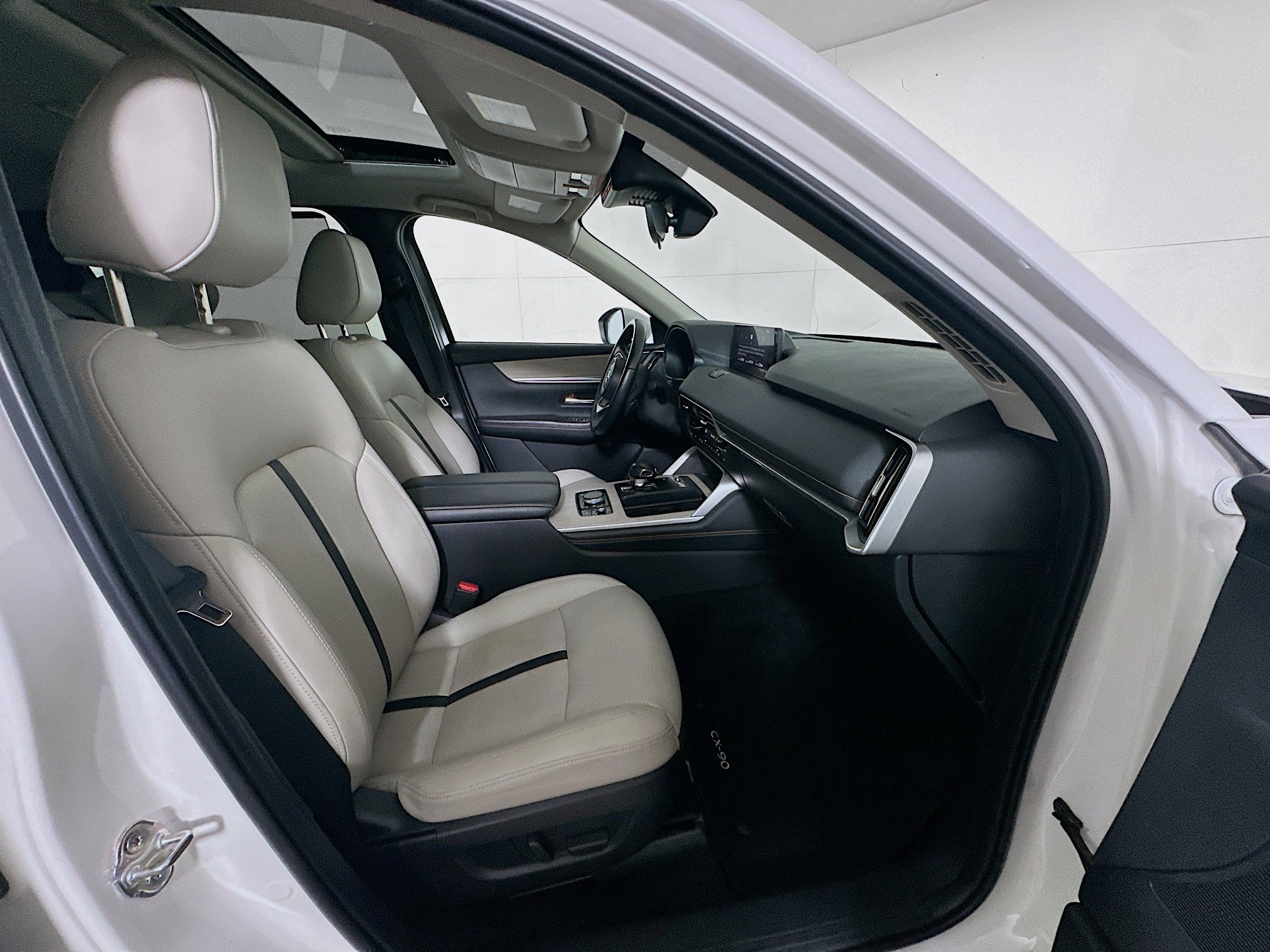 Used 2024 MAZDA CX-90 Plug-In Hybrid w/ Preferred image 34