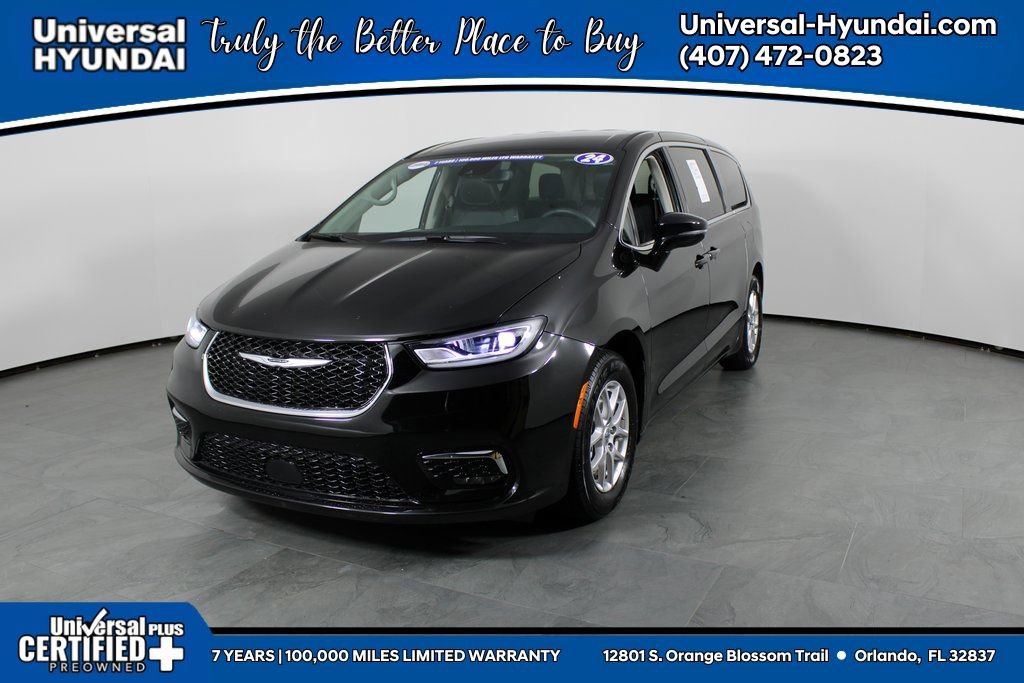 Used 2024 Chrysler Pacifica Touring-L image 1