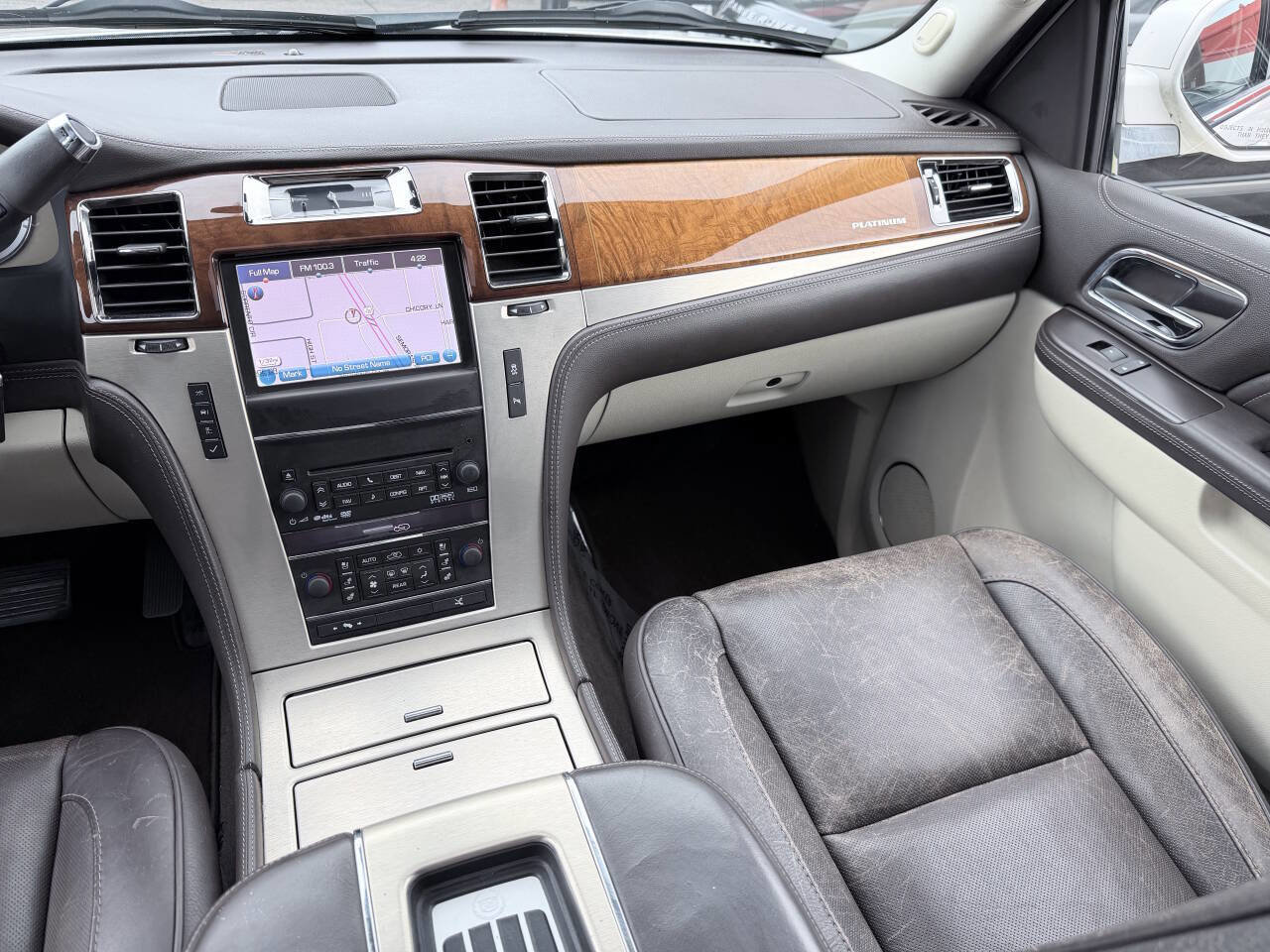 Used 2013 Cadillac Escalade ESV Platinum RWD image 19