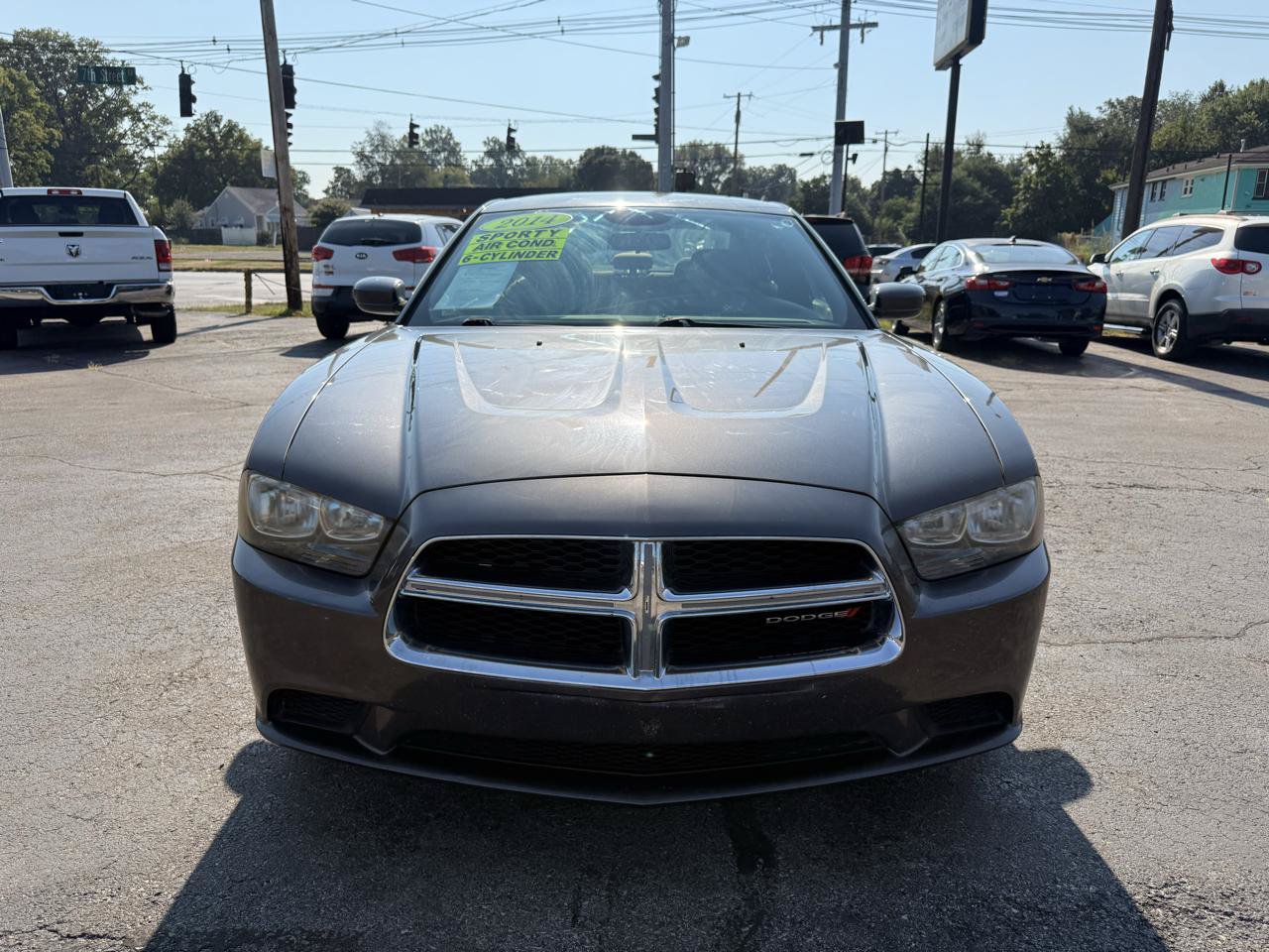 Used 2014 Dodge Charger SE RWD image 3