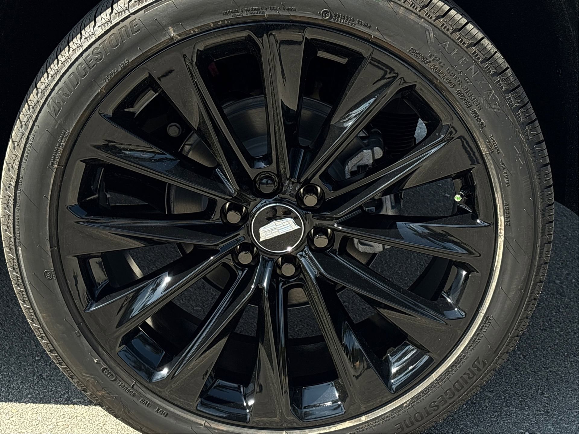 New 2026 Cadillac Escalade ESV Platinum Sport w/ LPO, ONYX Package image 13