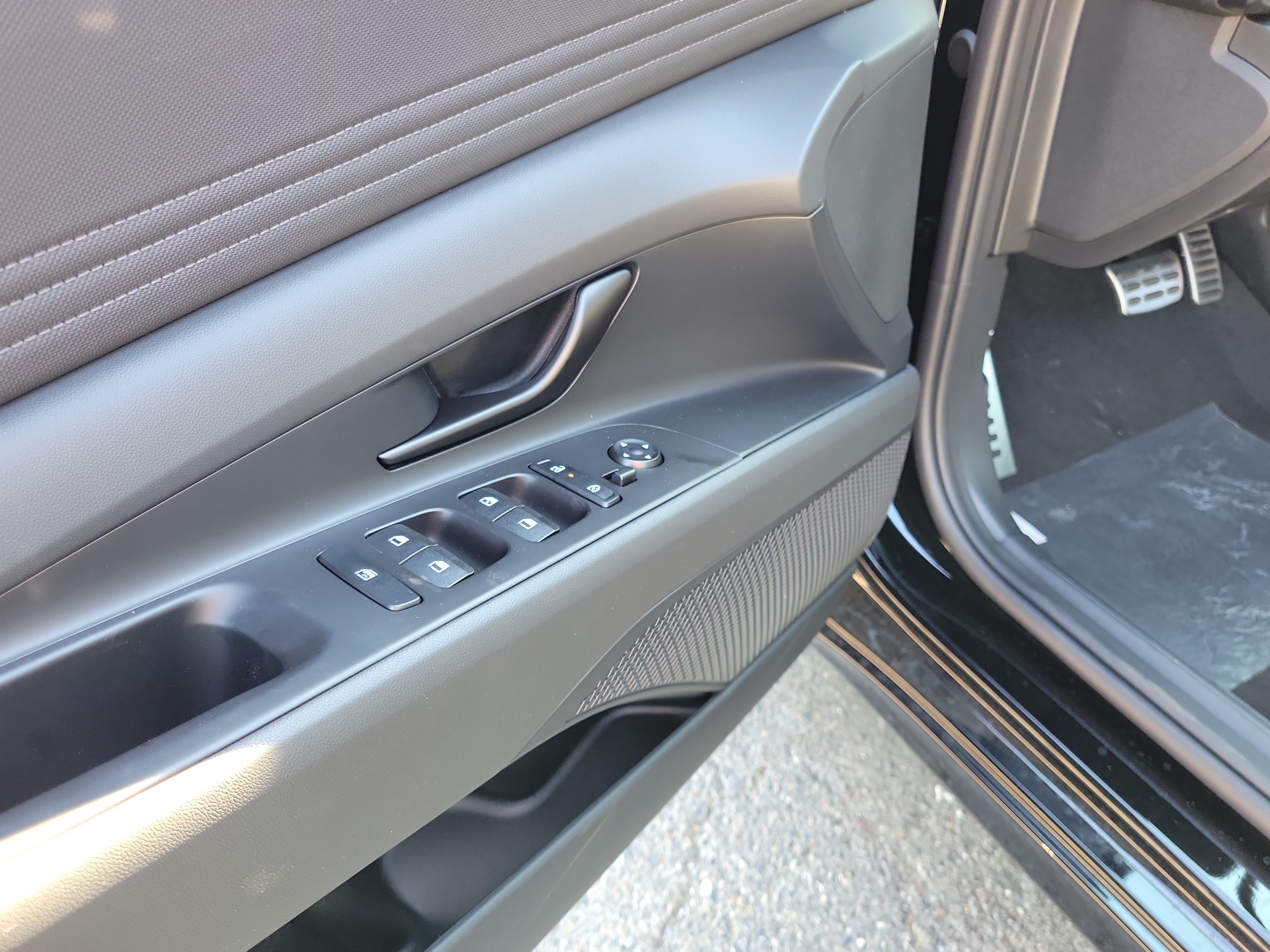New 2026 Hyundai Elantra SEL Sport FWD image 18