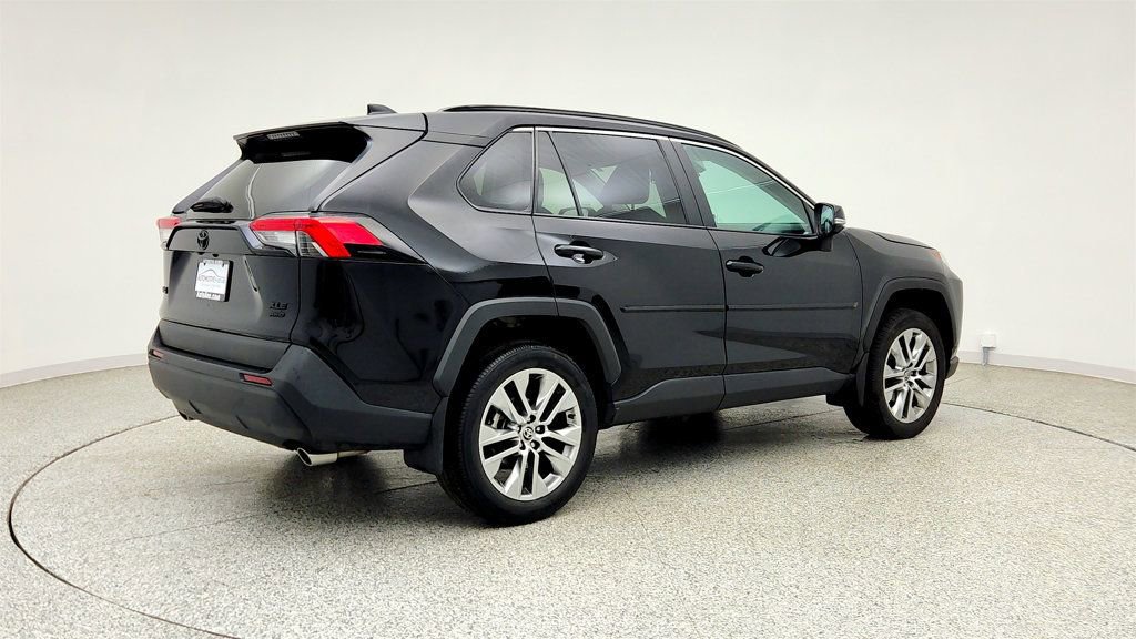 Used 2023 Toyota RAV4 XLE Premium AWD/4WD image 5