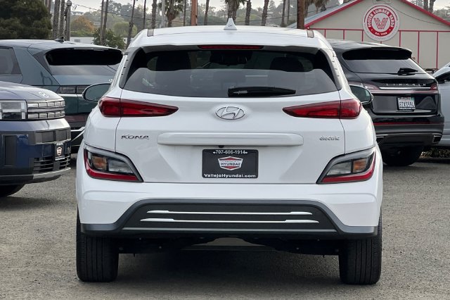 Used 2023 Hyundai Kona SE w/ Cargo Package FWD image 7