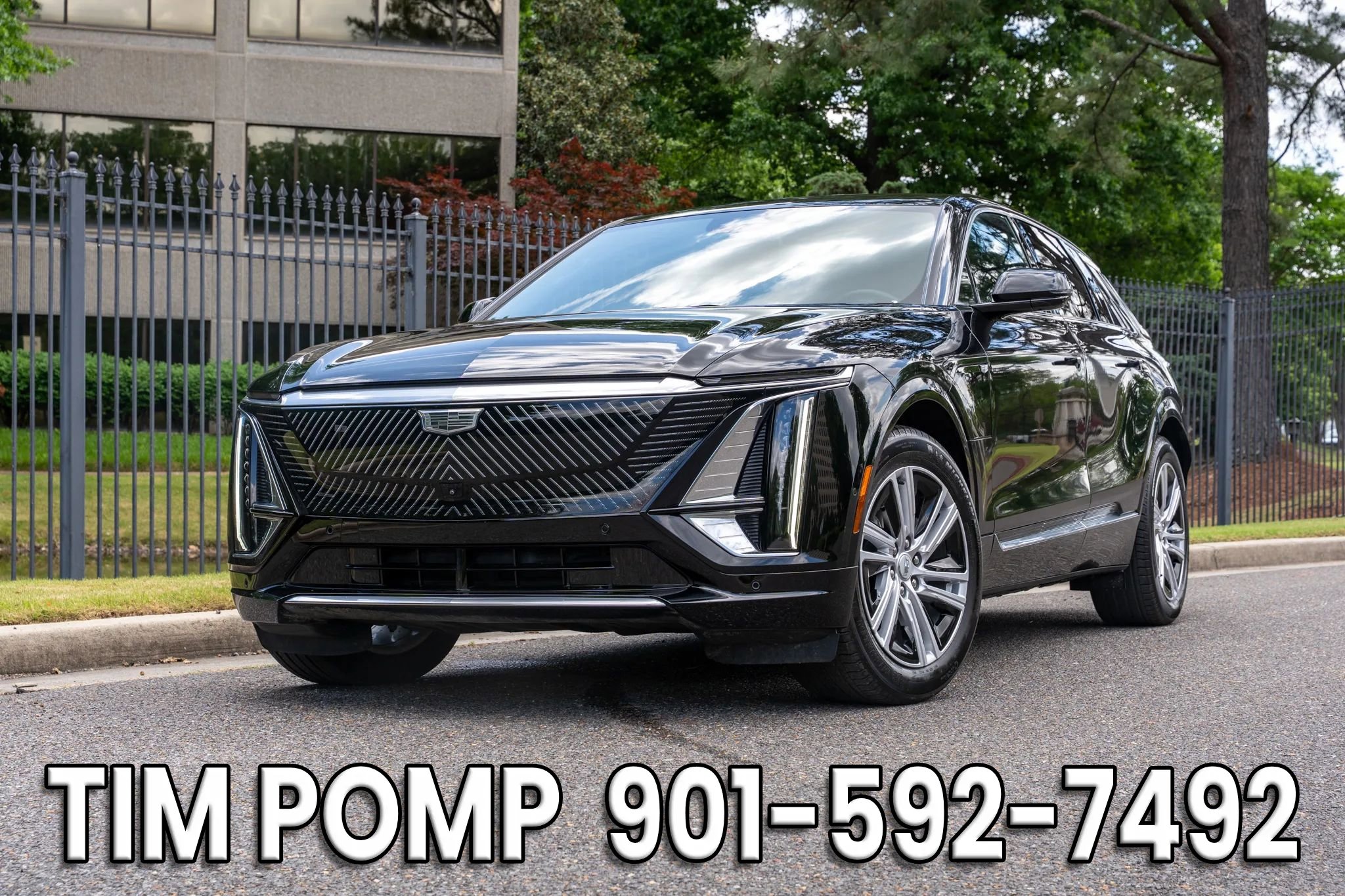 Used 2024 Cadillac Lyriq Tech w/ Driver Assist Package AWD/4WD image 2