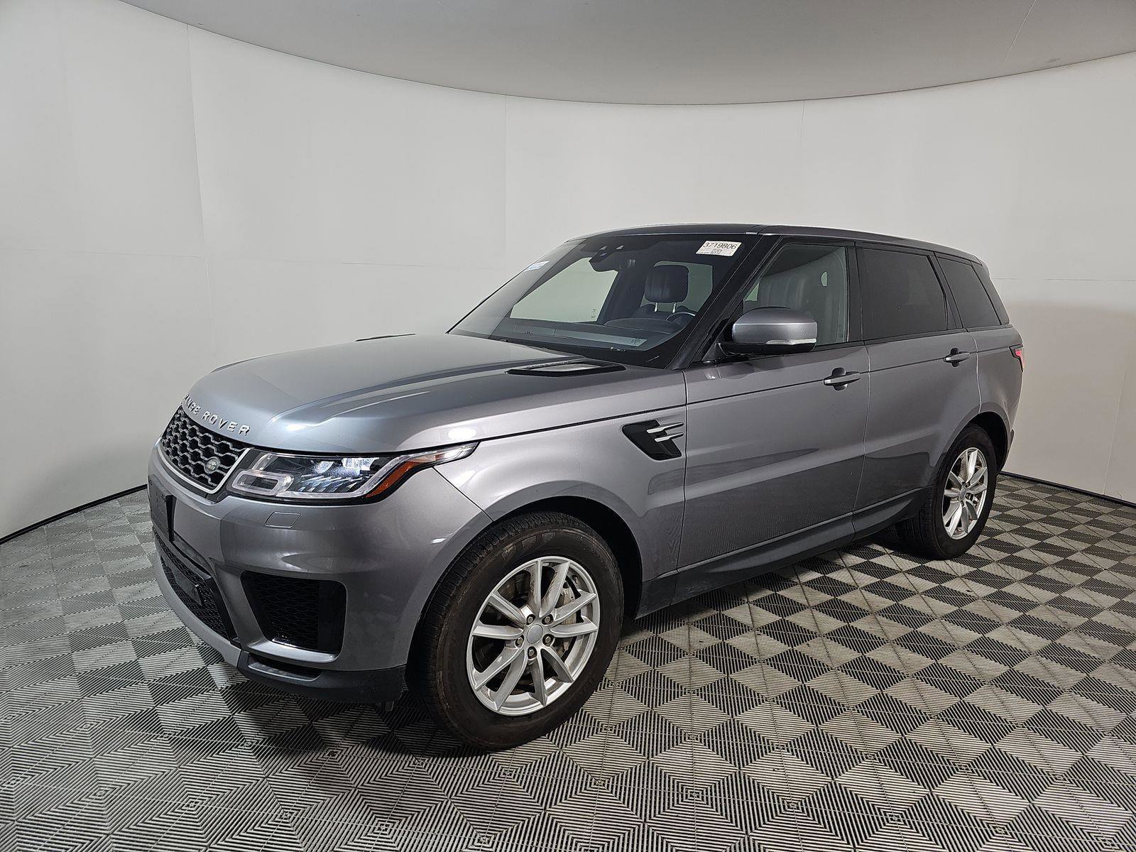 Used 2020 Land Rover Range Rover Sport SE image 4