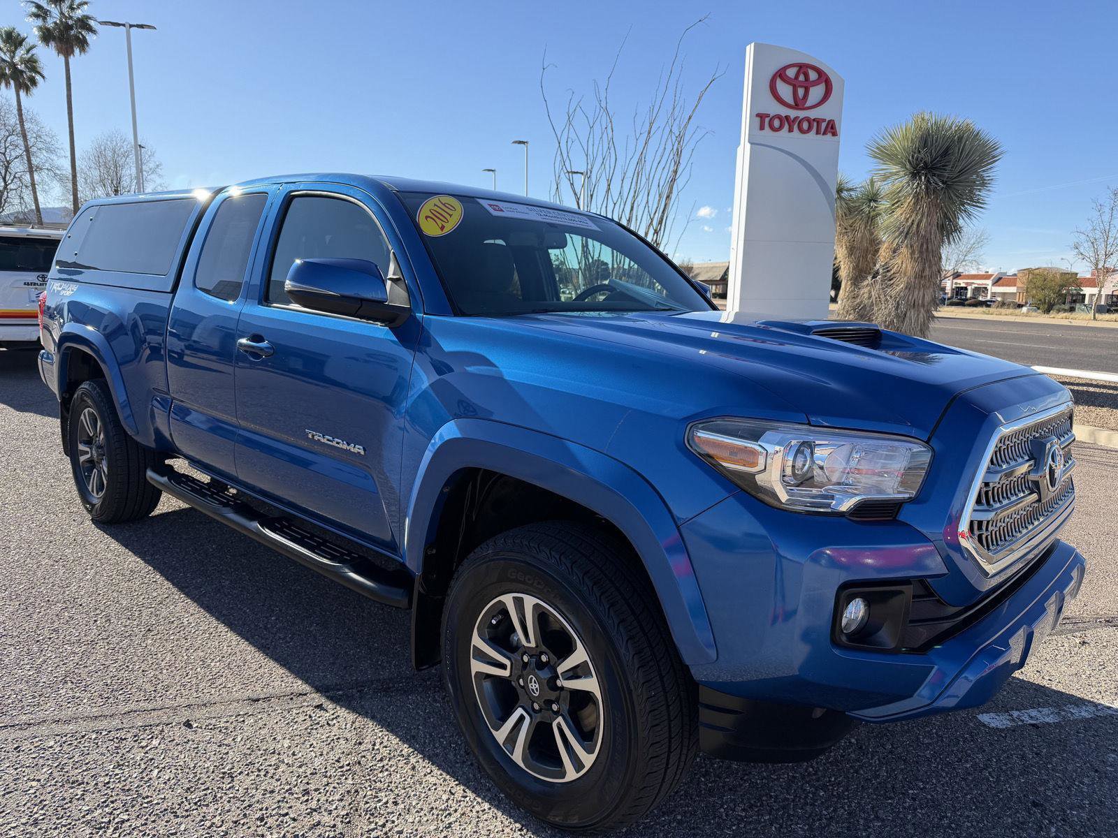 Certified 2016 Toyota Tacoma TRD Sport image 8
