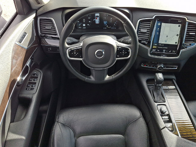 Used 2018 Volvo XC90 T6 Momentum w/ Momentum Plus Package AWD/4WD image 13