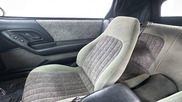 Used 2002 Chevrolet Camaro Base image 12