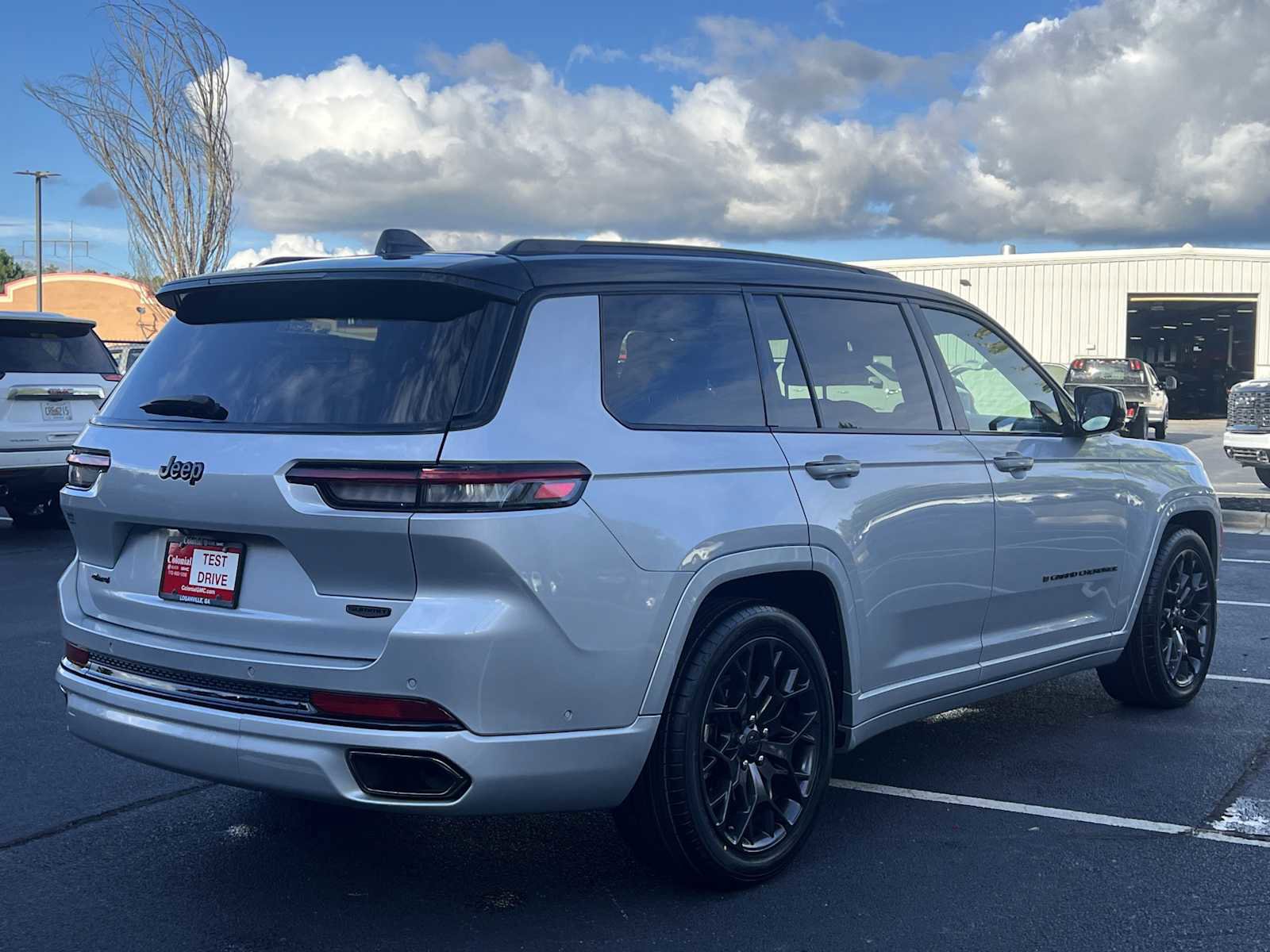 Used 2023 Jeep Grand Cherokee L Summit image 28