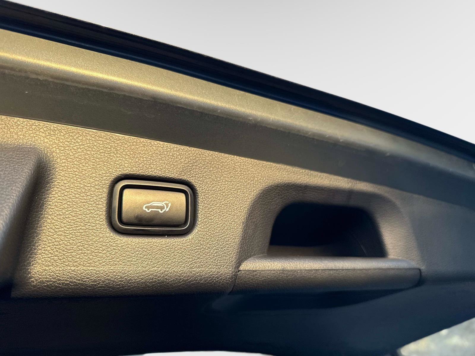 Used 2022 Hyundai Palisade Calligraphy w/ Cargo Package image 12