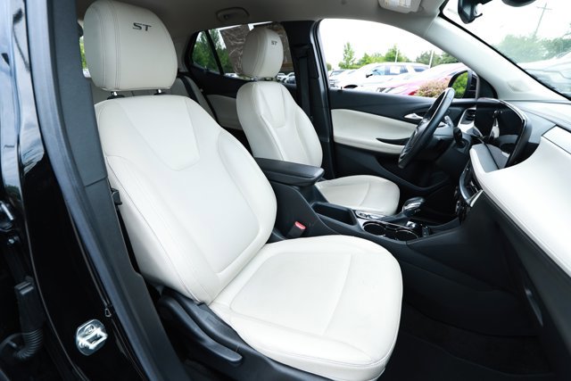 Used 2024 Buick Encore GX Sport Touring FWD image 28