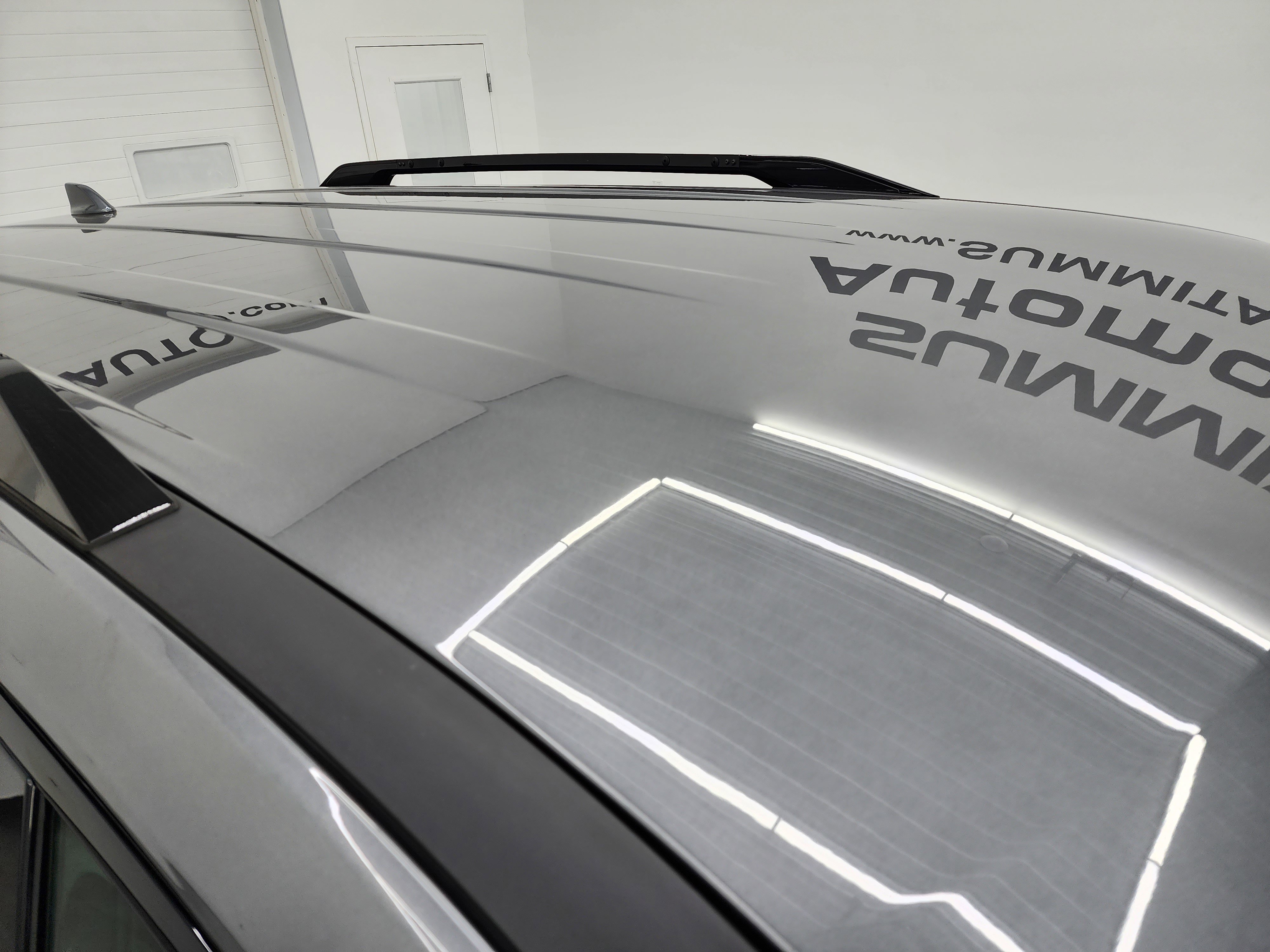 Used 2025 Nissan Pathfinder SV image 4