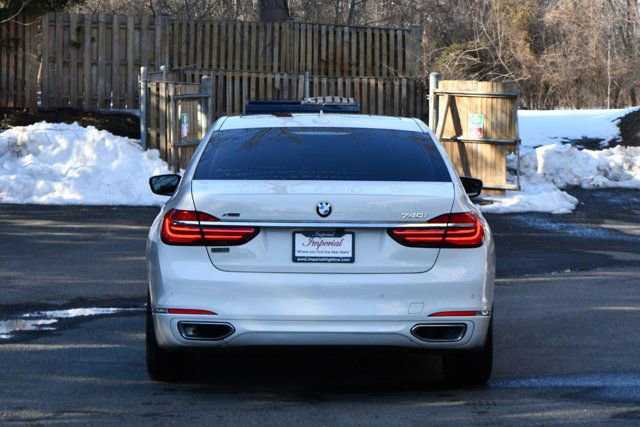 Used 2018 BMW 740i xDrive image 6