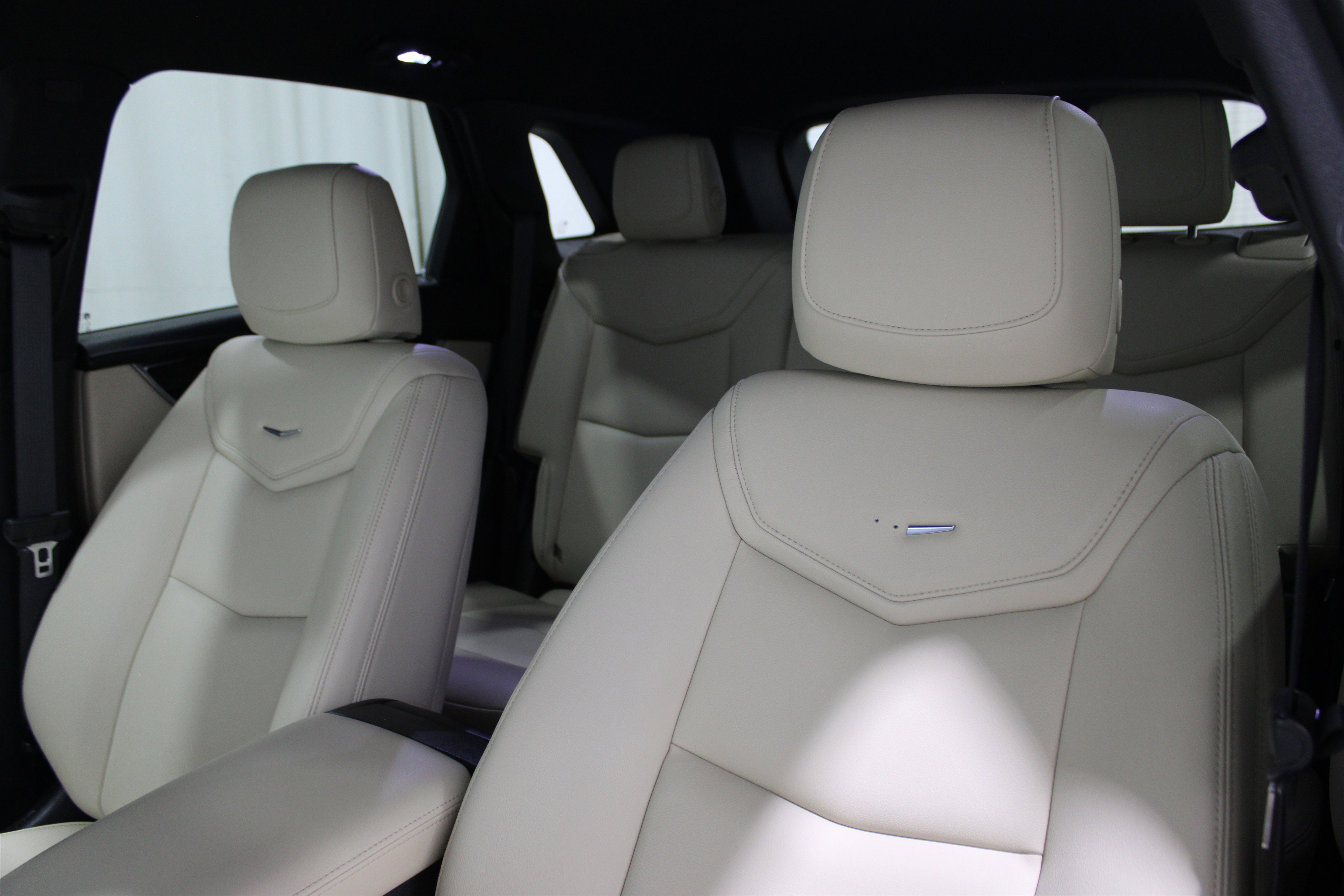 Used 2019 Cadillac XT5 FWD image 5