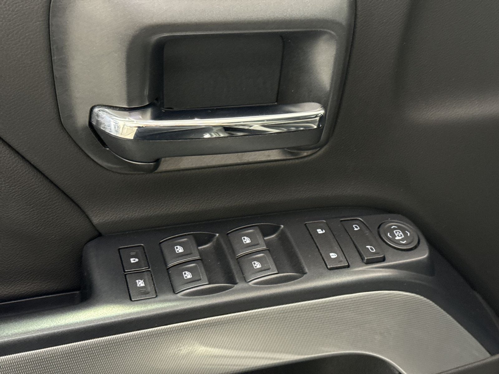 Used 2019 Chevrolet Silverado 1500 LT w/ All Star Edition AWD/4WD image 27