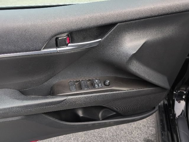 Used 2024 Toyota Camry SE FWD image 15