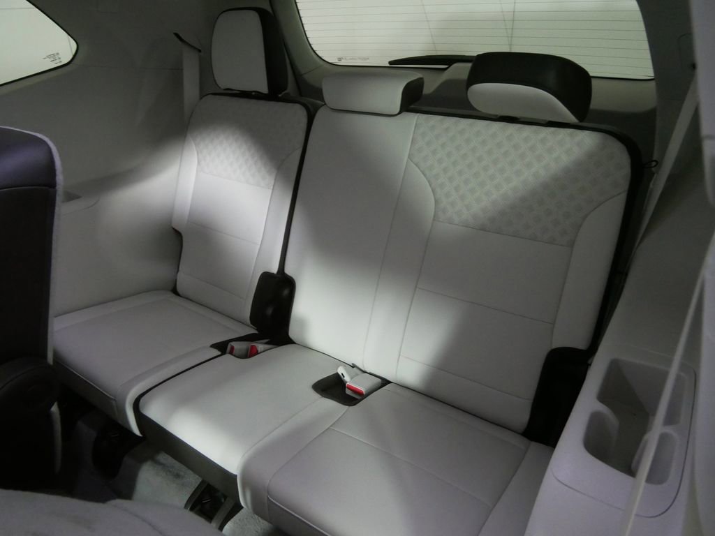 Used 2024 GMC Acadia Denali w/ Super Cruise Package image 19