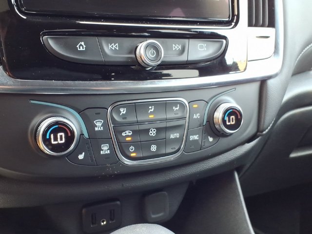 Used 2023 Chevrolet Traverse LT AWD/4WD image 29
