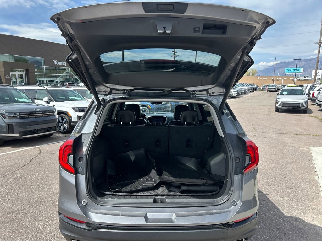 Used 2020 GMC Terrain SLT w/ Preferred Package image 28