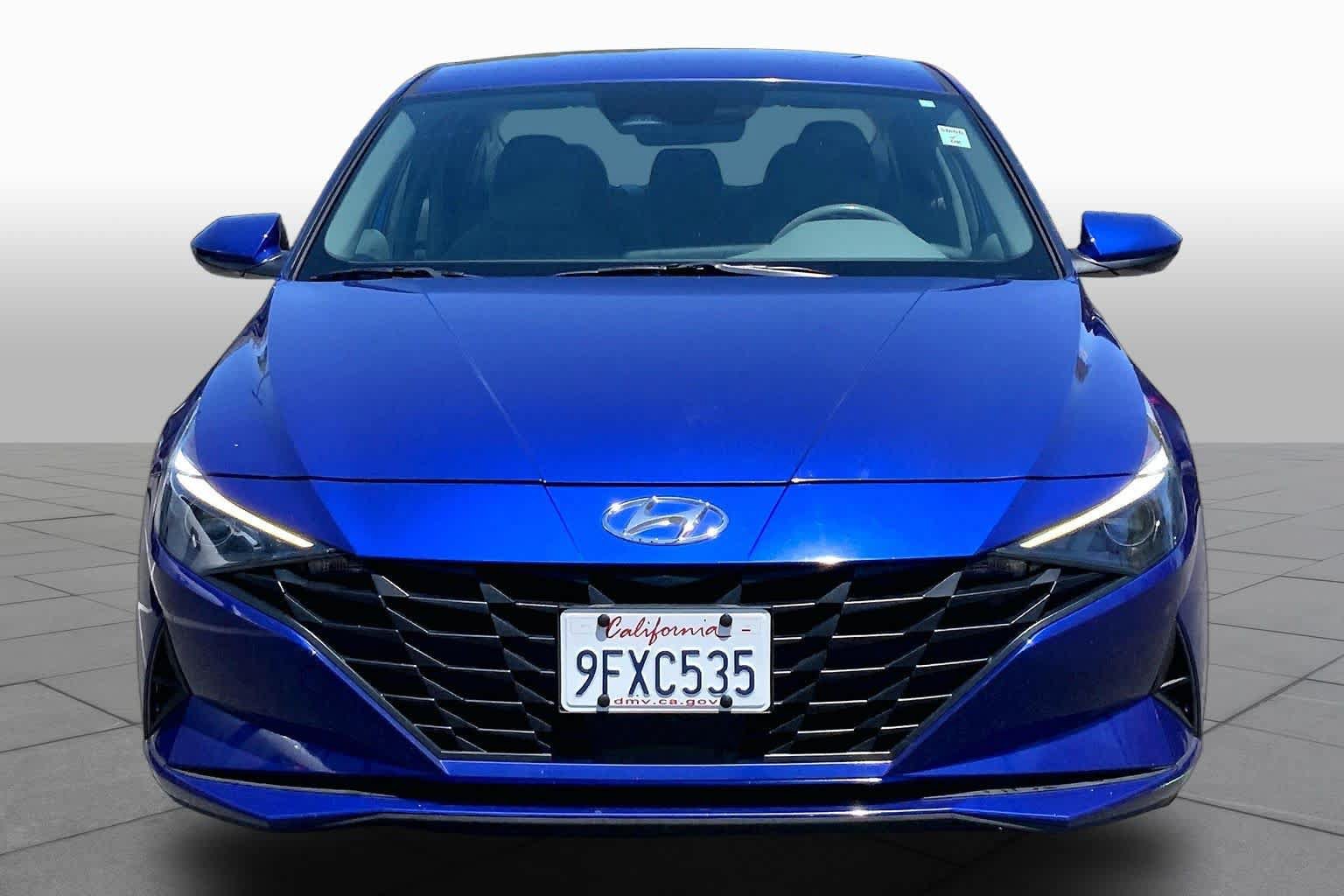 Used 2023 Hyundai Elantra SEL w/ Convenience Package FWD image 3