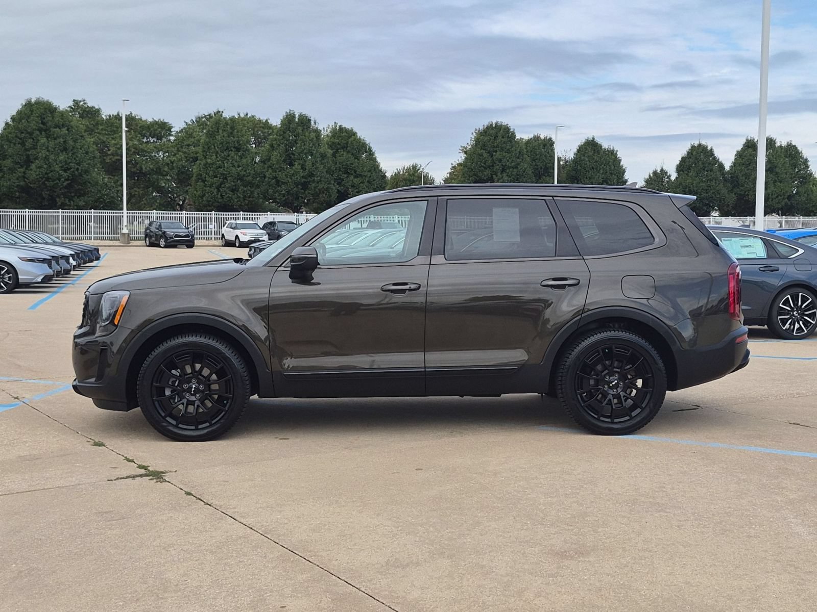Used 2022 Kia Telluride EX w/ EX Premium Package AWD/4WD image 9