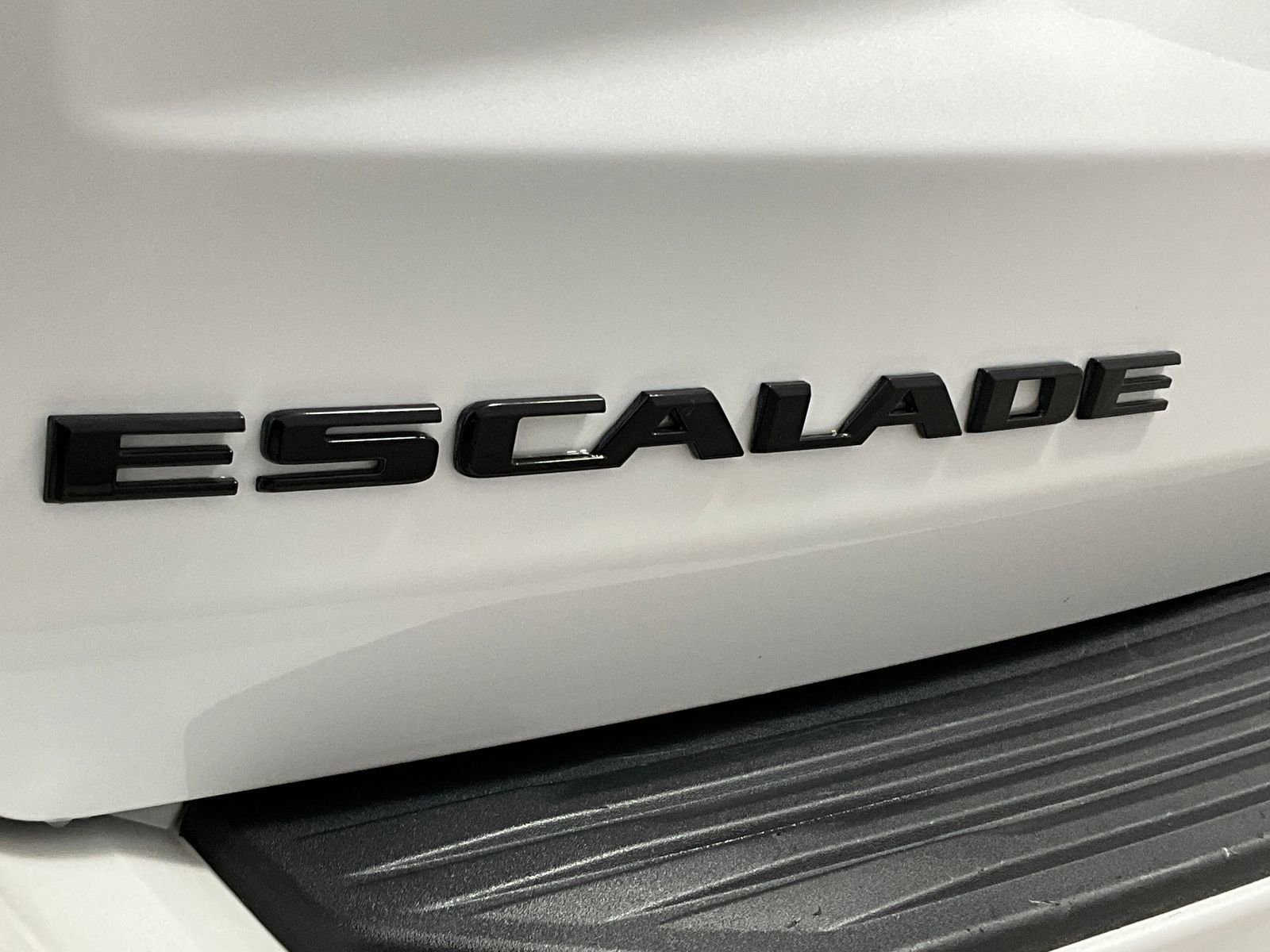 Used 2021 Cadillac Escalade ESV Sport Platinum w/ Heavy-Duty Trailer Package AWD/4WD image 31